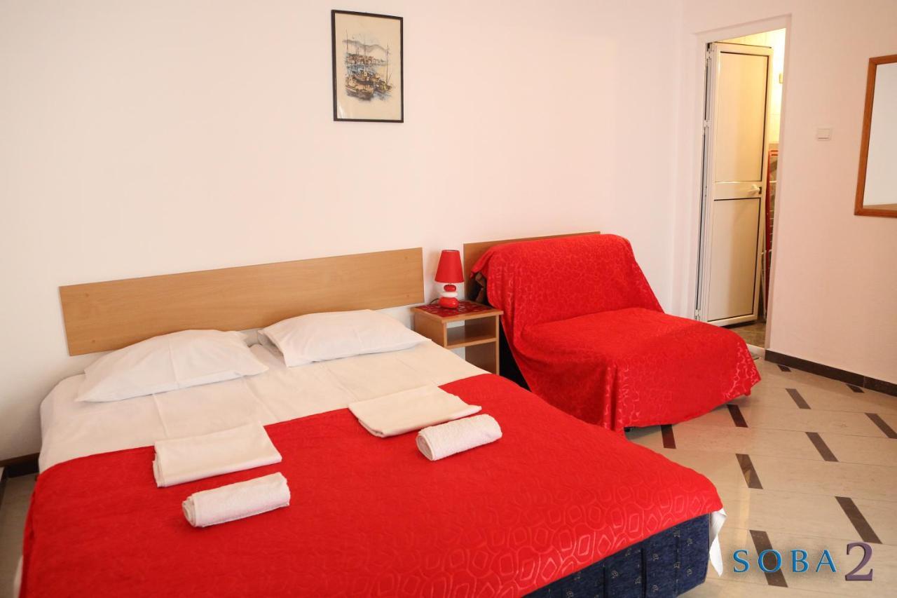 Apartmani Jedro Rafailovici Exterior photo