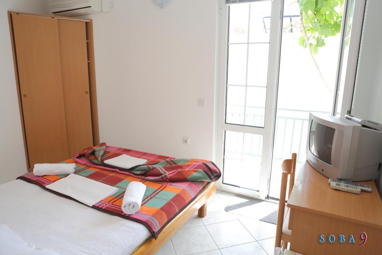 Apartmani Jedro Rafailovici Exterior photo