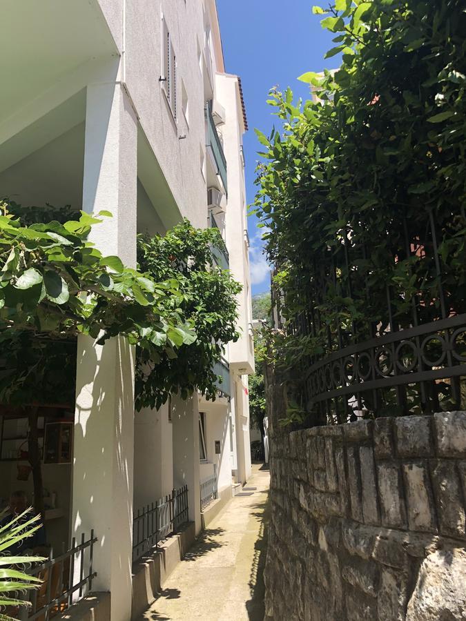 Apartmani Jedro Rafailovici Exterior photo